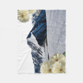Schneegebirge und Blumen Fleece-Decke Fleecedecke (Vorderseite)