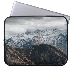 SCHNEEGEBIRGSKETTE-HINTERGRUND LAPTOPSCHUTZHÜLLE