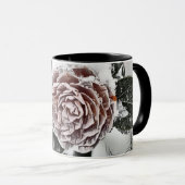 Schneegefrorene Rose Zeichnend Tasse (VorderseiteRechts)