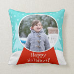 Schneeglobe Holiday Foto Kissen<br><div class="desc">Schütteln Sie es in dieser Urlaubssaison mit diesem individuell gestaltbaren Schneeglobe Holiday Foto Throw Kissen! Das Design hat eine Schneekugel, die in einer Szene sitzt, so perfekt, dass sie in der Regel nur in einer Schneekugel zu sehen ist. Der Globus hat eine rote Sohle und einen Ball, der für Ihr...</div>