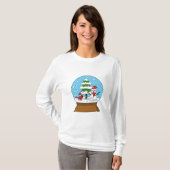 Schneeglobe mit Kardinal Snowman und Pine Tree T-Shirt (Vorne ganz)