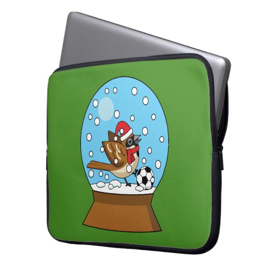Schneeglobe mit Niedlichem Sparrow-Spielfußball Laptopschutzhülle (Vorderseite Links)