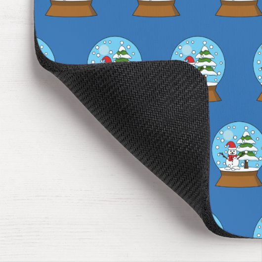 Schneeglobe mit Schneemann und Pine Tree Mousepad (Ecke)
