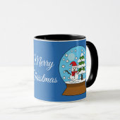 Schneeglobe mit Schneemann und Pine Tree | Persona Tasse (VorderseiteRechts)