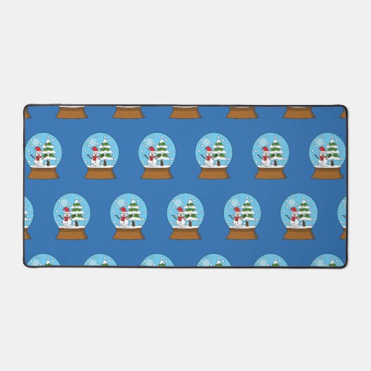 Schneeglobe mit Schneemann und Pine Tree Schreibtischunterlage (Vorderseite)