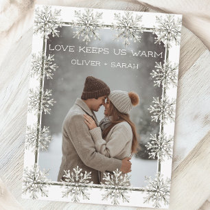 Schneeglöckchen Liebe hält uns warm Paarfoto Feiertagspostkarte