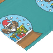 Schneegolle mit dem Weihnachtsklaus Tischdecke (Schrägansicht)