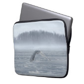 Schneehühner fliegen im Winter Laptopschutzhülle (Vorderseite Links)