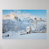 Schneekirche mit Berghang Poster (Vorne)