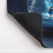 Schneekugel mit 4 kleinen Elfen und Schneeflocken Mousepad (Ecke)