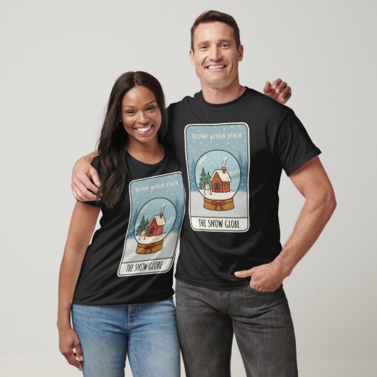 Schneekugel Weihnachten Träume in Reichweite T-Shirt (Unisex)