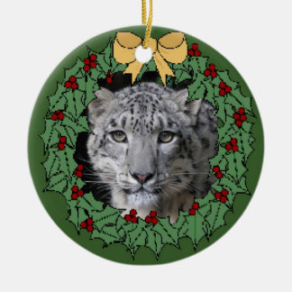 Schneeleopard-Konservanz-Asha in Wreath Keramik Ornament