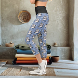 Schneeleopard Winter Eleganz Blaue Schneeflocken Capri Leggings