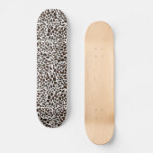 Schneeleopardin Skateboard (Vorderseite)