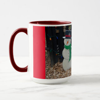 Schneemann auf dem Bauernhof zu Weihnachten Tasse