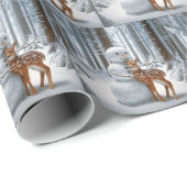 Schneemann, der im Winterwald einen Vater umarmt Geschenkpapier (Rolleneckpunkt)
