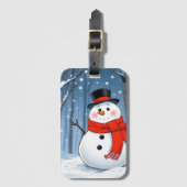 Schneemann im kalten Wald mit rotem Schal Gepäckanhänger (Vorderseite Vertikal)
