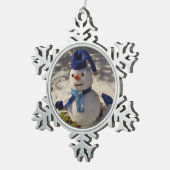 Schneemann mit Blauhut, Handschuhen und Scarf Schneeflocken Zinn-Ornament (Rechts)