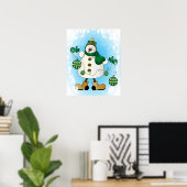 Schneemann mit grünen Weihnachtsschmuck Poster (Heimbüro)