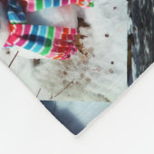 Schneemann mit Rainbow Scarf Fleecedecke (Ecke)