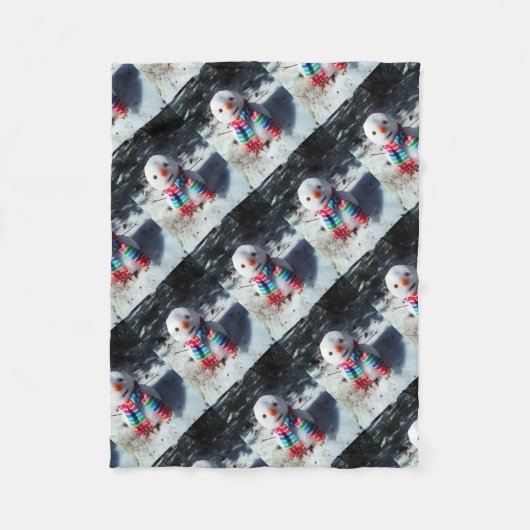 Schneemann mit Rainbow Scarf Fleecedecke (Vorderseite)