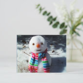 Schneemann mit Rainbow Striped Scarf Postkarte (Stehend Vorderseite)