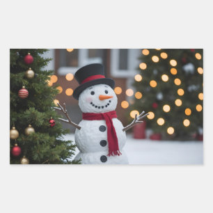 Schneemann mit Weihnachtsbäumen im Winter Rechteckiger Aufkleber