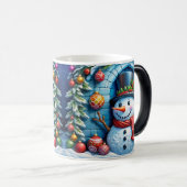 Schneemann mit Weihnachtsdeko -  Verwandlungstasse (VorderseiteRechts)