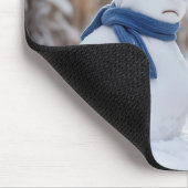 Schneemann schaut einen Hasen finster an Mousepad (Ecke)