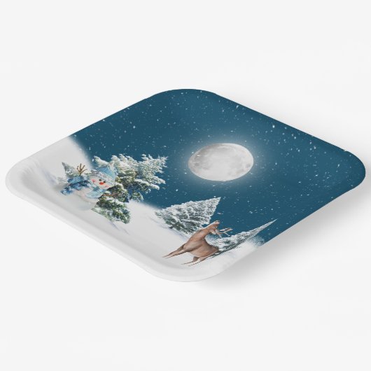 Schneemann und Hirsch im Schneeflocken Pappteller (Gewinkelt)