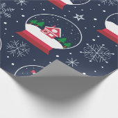 Schneemann und Weihnachtsbaum mit Schneeglobe Geschenkpapier (Ecke)