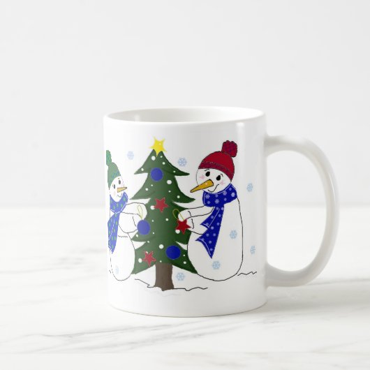 Schneemänner schmücken einen Weihnachtsbaum Kaffeetasse (Rechts)