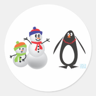 Schneemänner und Pinguin Runder Aufkleber