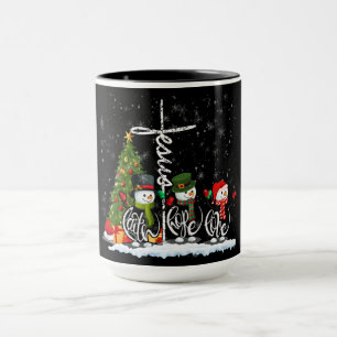 Schneemänner unter dem Baum: Eine Weihnachtsbotsch Tasse