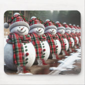Schneemännerreihe mit Karierten Karren Mousepad (Vorne)