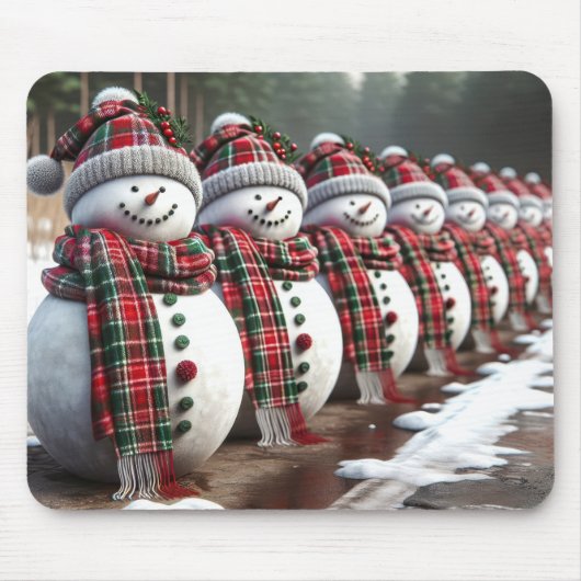 Schneemännerreihe mit Karierten Karren Mousepad (Vorne)