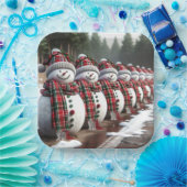 Schneemännerreihe mit Karierten Karren Pappteller (Party)