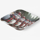 Schneemännerreihe mit Karierten Karren Pappteller (Gewinkelt)