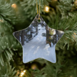 Schneemobil Keramik Ornament<br><div class="desc">Foto eines Schneemobil-Trails,  der über eine Brücke in einen Wald schlängelt.</div>