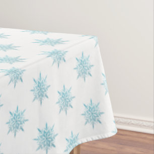 Schneemuster auf weiß tischdecke
