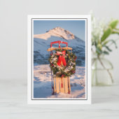 Schneeschlitten mit Weihnachtskranz Feiertagskarte (Stehend Vorderseite)