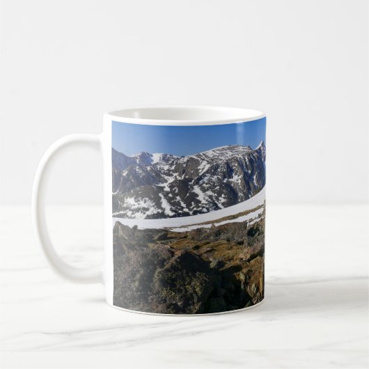 Schneeschmelzen auf den Felsen Kaffeetasse (Links)