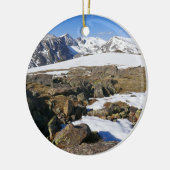 Schneeschmelzen auf den Felsen Keramik Ornament (Links)