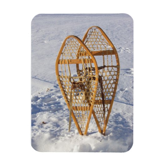 Schneeschuhe im Schnee Magnet (Vertikal)
