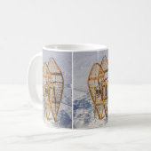 Schneeschuhe in der Schneedecke-Tasse Kaffeetasse (Vorderseite Links)