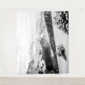 Schneestaube // Schwarz-Weiß Wandteppich (Vorderseite)
