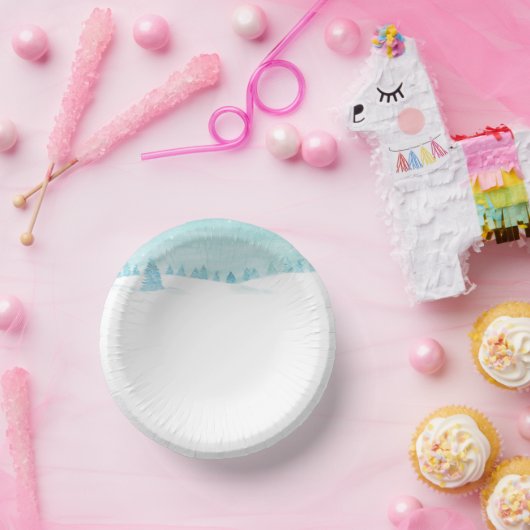 Schneewaldlandschaft mit Bäumen Pappteller (Party)