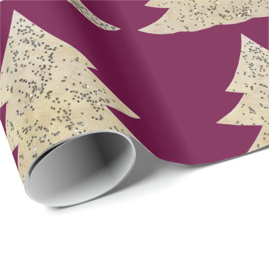Schneeweiche Fichte auf dunkler Violette Geschenkpapier (Rolleneckpunkt)