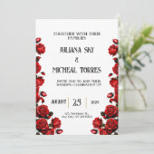 Schneeweiße Rote Rosen Hochzeit Einladung (Stehend Vorderseite)