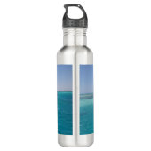 Schneeweiße Yacht in der Nähe der weißen Insel im Edelstahlflasche (Rückseite)